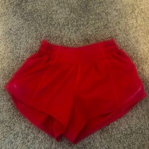 EUC Lululemon Hotty Hots low rise 2.5 shorts
